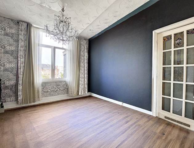 Einen Raum aufräumen